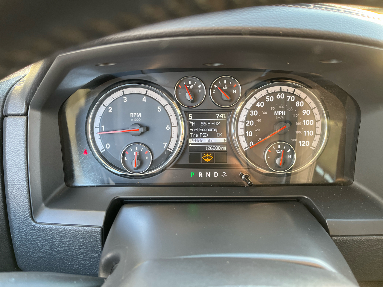 RAM 1500 4WD Crew Cab 140.5" Sport 2011