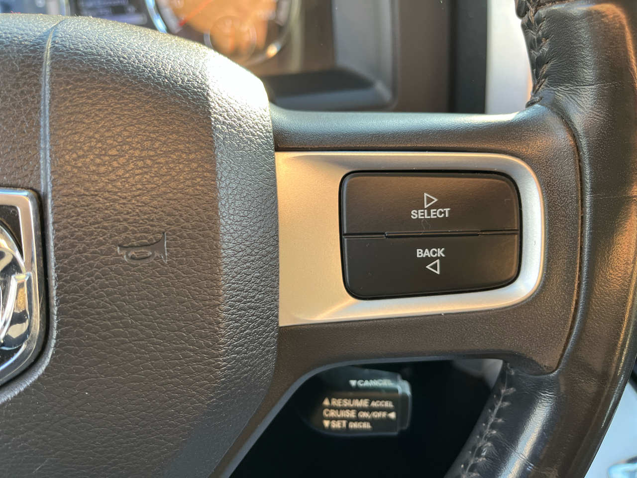 RAM 1500 4WD Crew Cab 140.5" Sport 2011