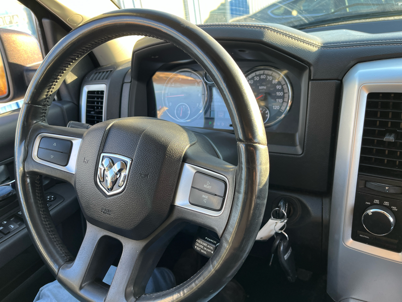 RAM 1500 4WD Crew Cab 140.5" Sport 2011