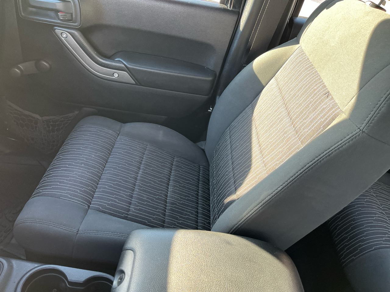 Jeep Wrangler Unlimited 4WD 4dr Sport 2012