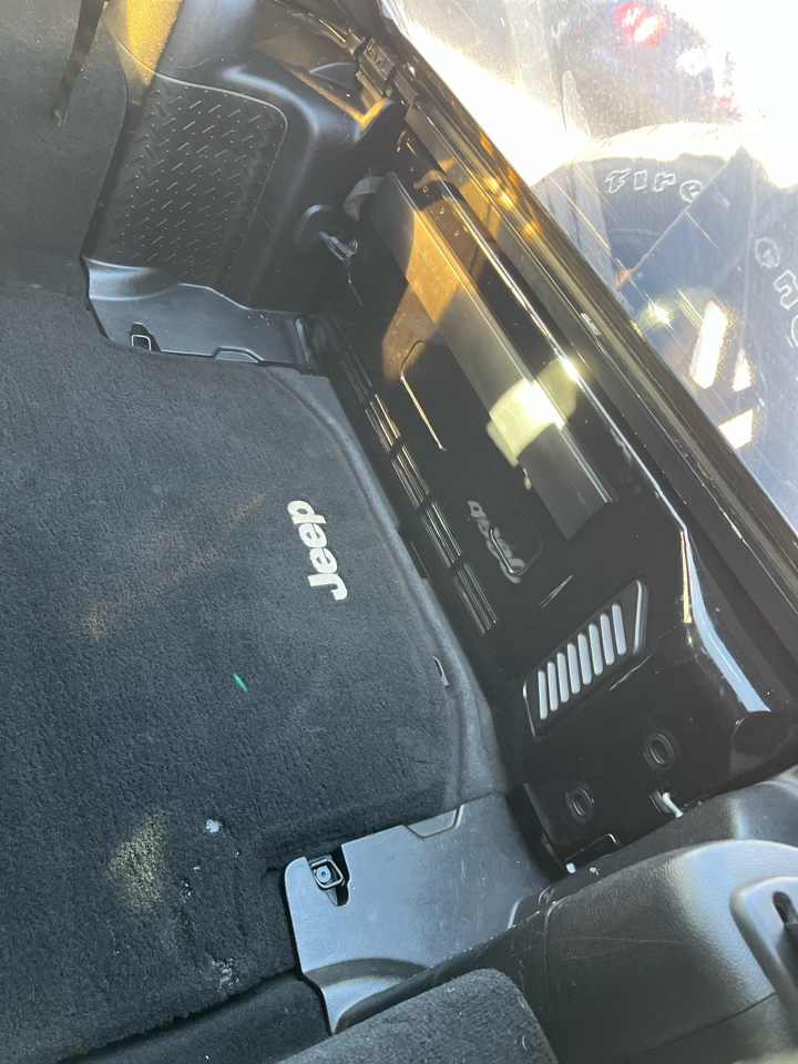 Jeep Wrangler Unlimited 4WD 4dr Sport 2012