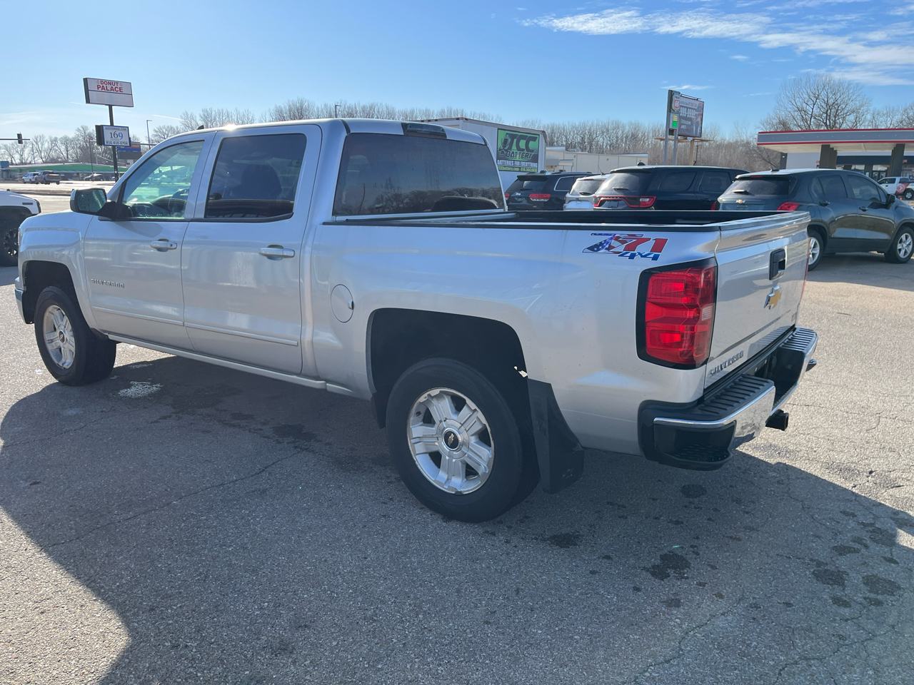 Chevrolet Silverado 1500 4WD Crew Cab 143.5" LT w/2LT 2015