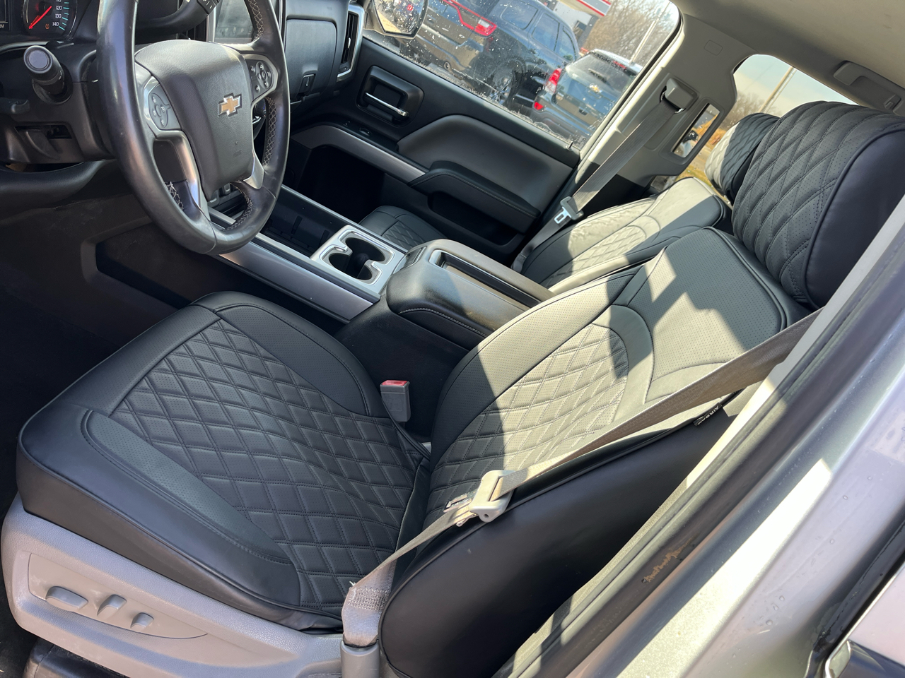 Chevrolet Silverado 1500 4WD Crew Cab 143.5" LT w/2LT 2015