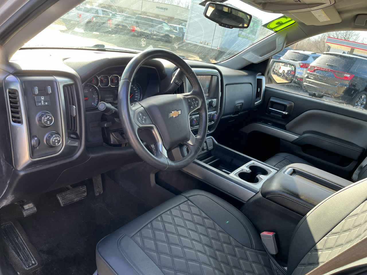 Chevrolet Silverado 1500 4WD Crew Cab 143.5" LT w/2LT 2015