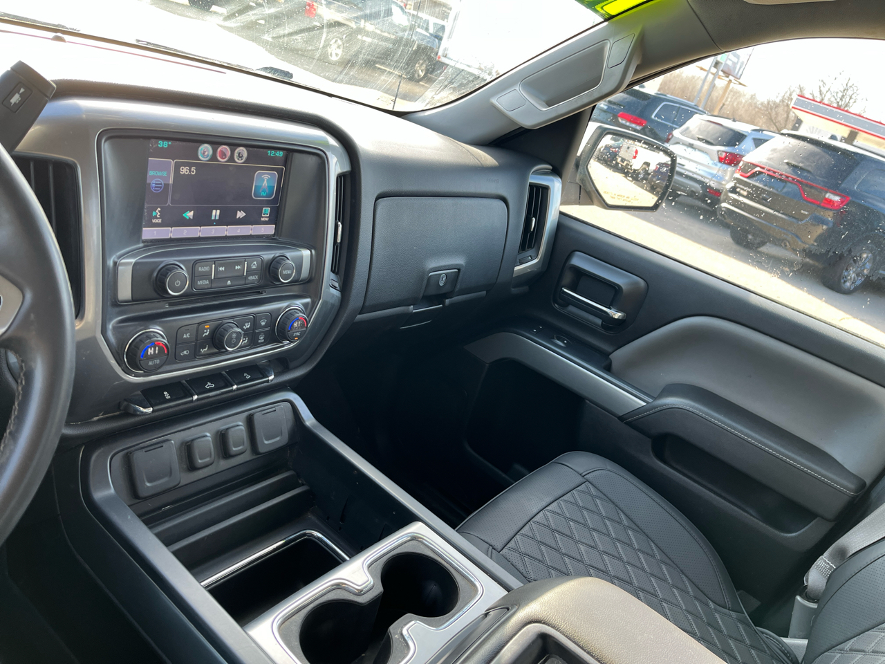 Chevrolet Silverado 1500 4WD Crew Cab 143.5" LT w/2LT 2015