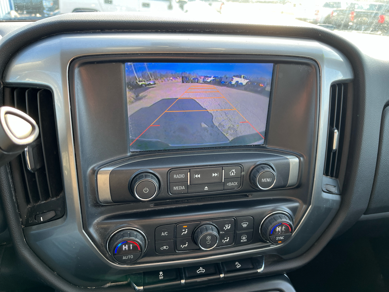 Chevrolet Silverado 1500 4WD Crew Cab 143.5" LT w/2LT 2015