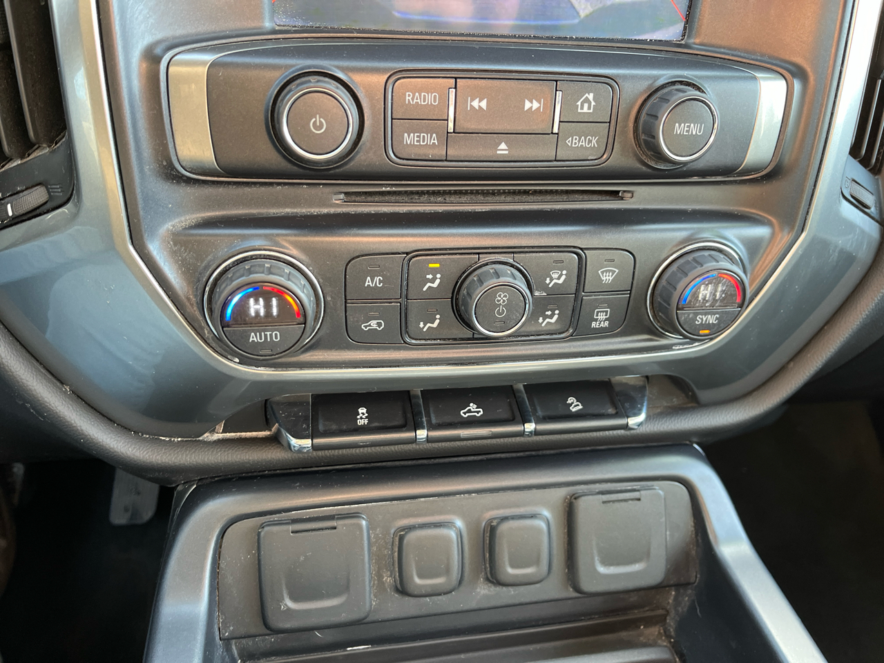 Chevrolet Silverado 1500 4WD Crew Cab 143.5" LT w/2LT 2015