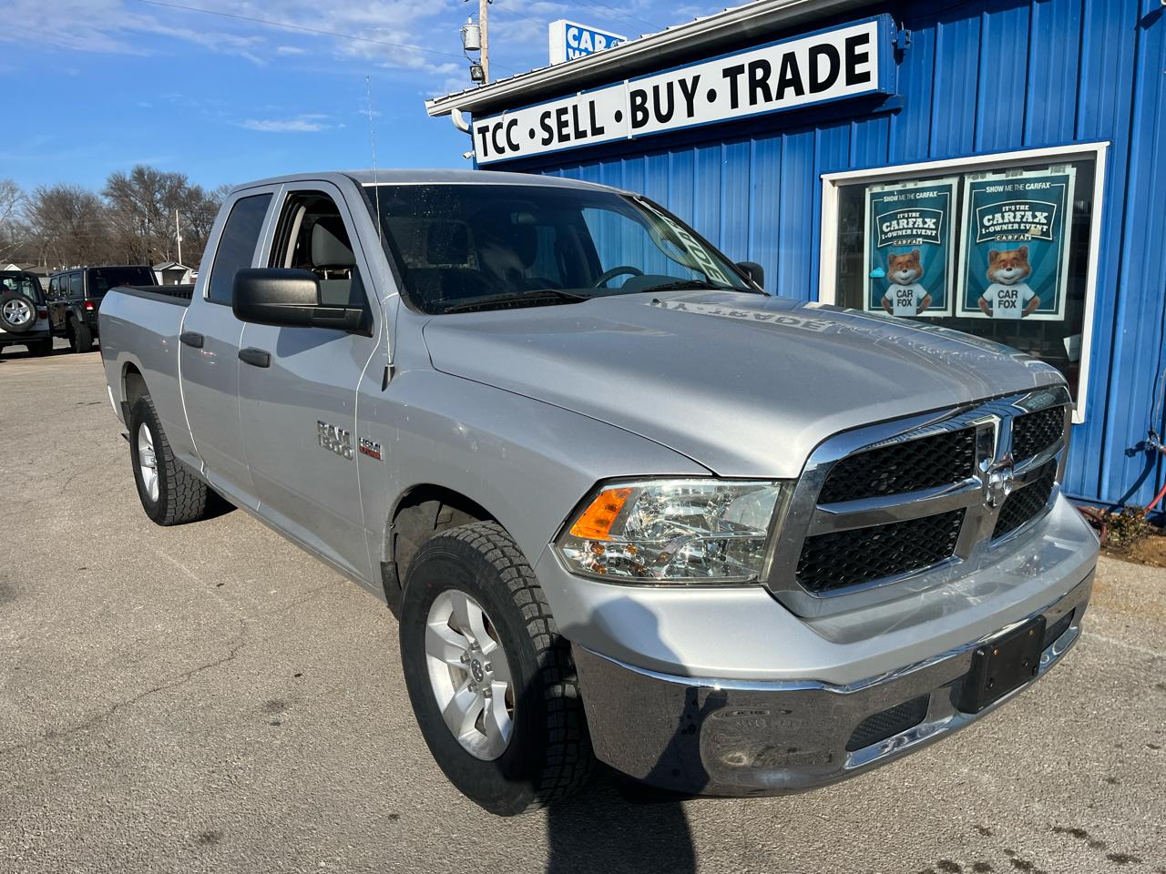 RAM 1500 4WD Quad Cab 140.5" ST 2017