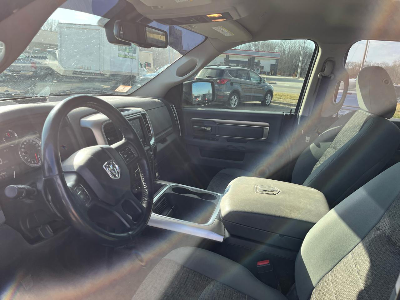 RAM 1500 Big Horn 4x4 Crew Cab 5'7" Box 2018