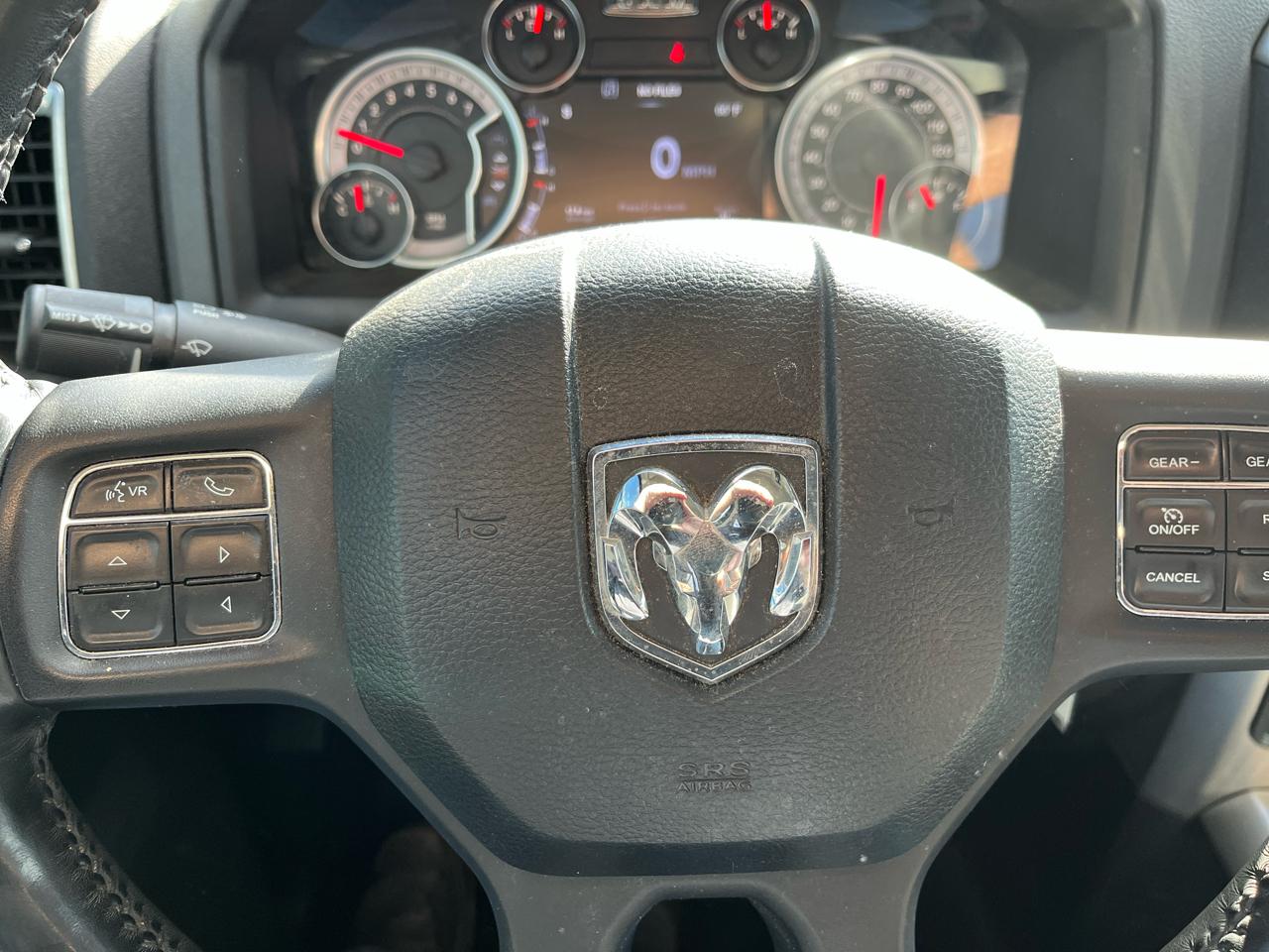 RAM 1500 Big Horn 4x4 Crew Cab 5'7" Box 2018