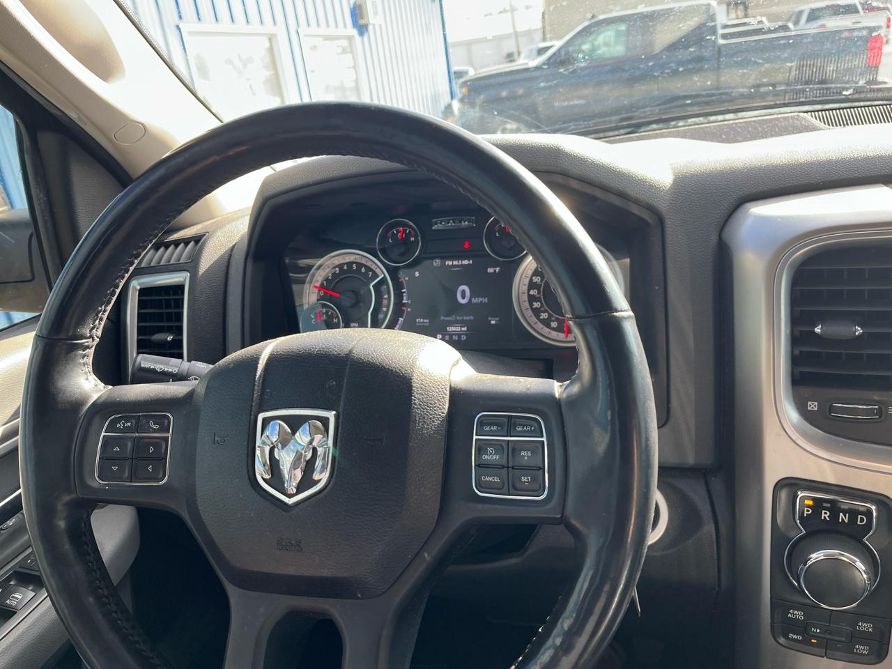 RAM 1500 Big Horn 4x4 Crew Cab 5'7" Box 2018