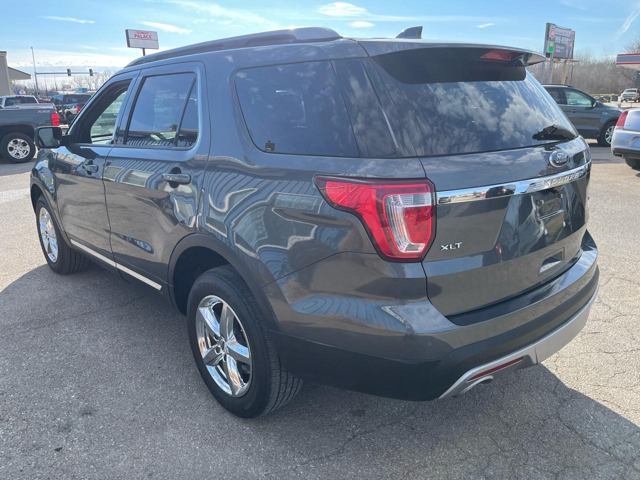 Ford Explorer XLT 4WD 2017