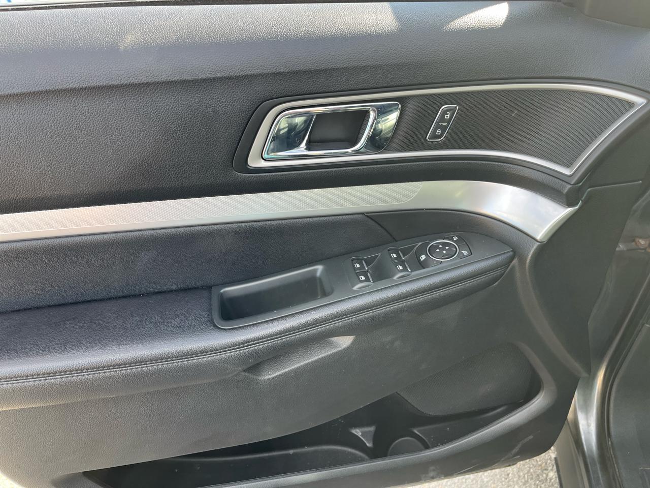 Ford Explorer XLT 4WD 2017