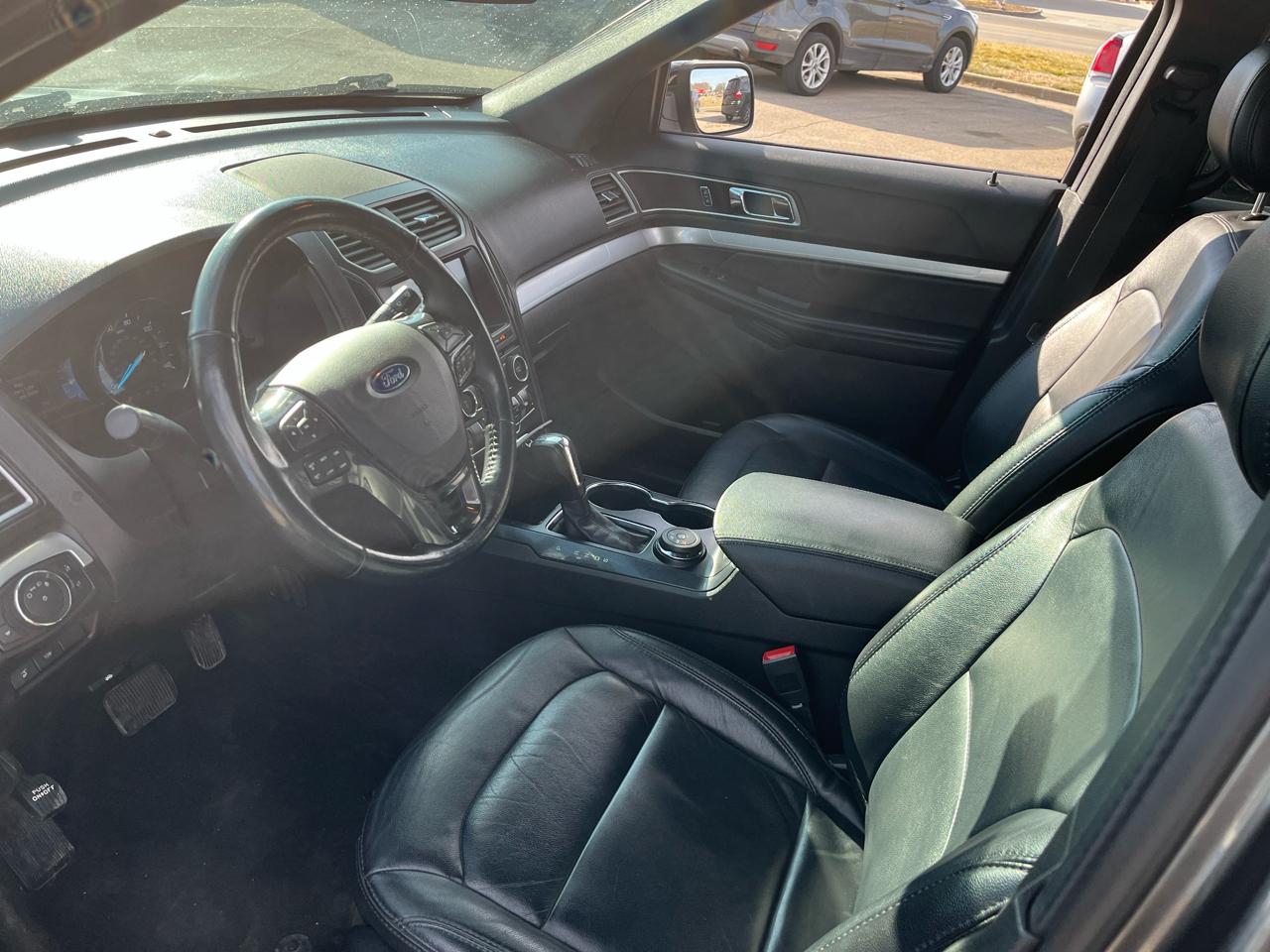 Ford Explorer XLT 4WD 2017