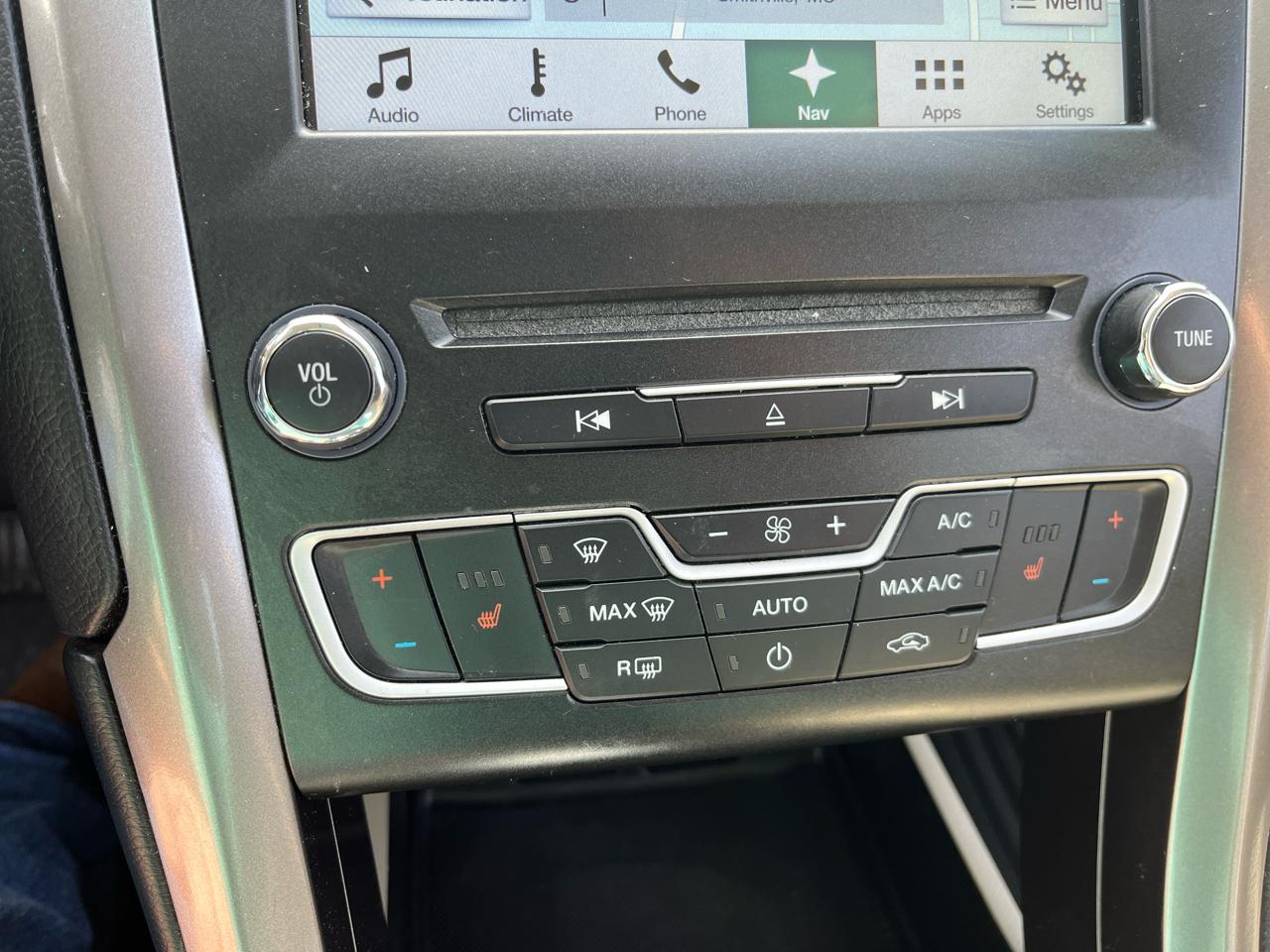 Ford Fusion SE FWD 2017