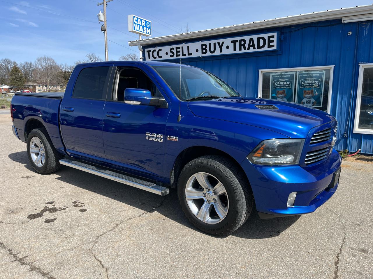 RAM 1500 4WD Crew Cab 140.5" Sport 2015