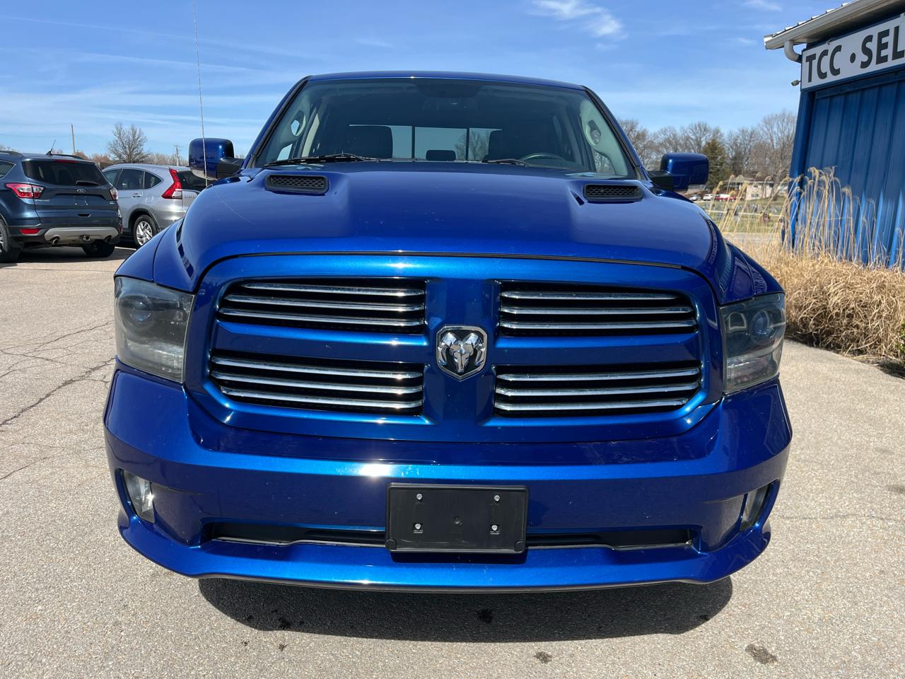 RAM 1500 4WD Crew Cab 140.5" Sport 2015