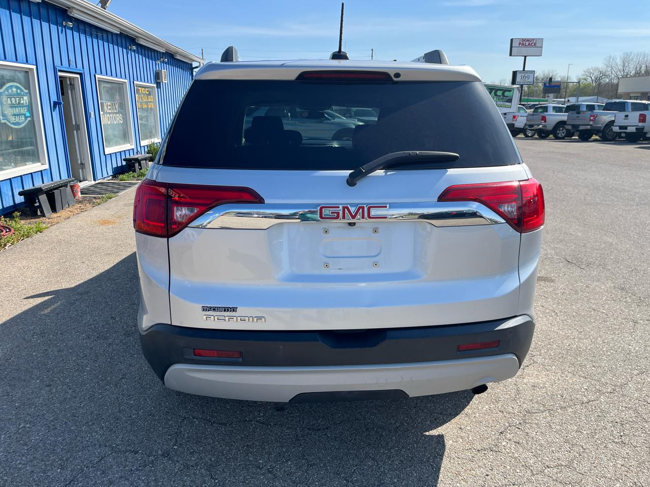 GMC Acadia FWD 4dr SLE w/SLE-2 2017