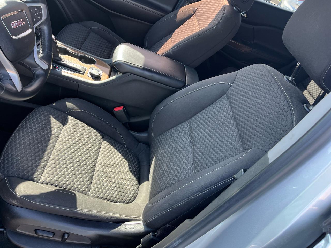 GMC Acadia FWD 4dr SLE w/SLE-2 2017