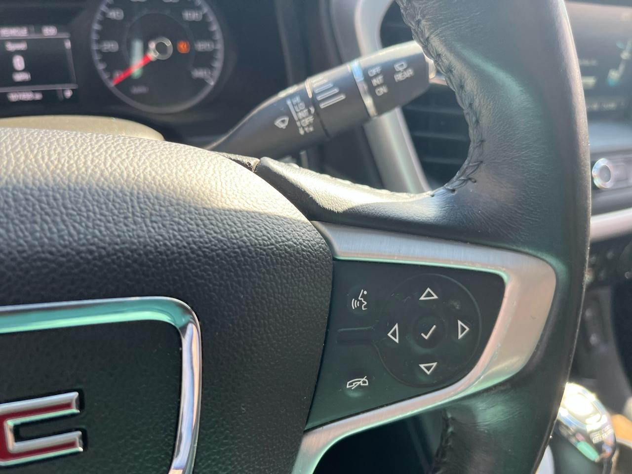 GMC Acadia FWD 4dr SLE w/SLE-2 2017