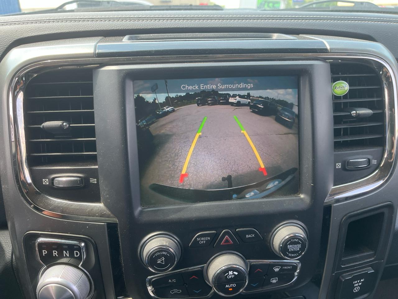 RAM 1500 4WD Crew Cab 140.5" Sport 2015