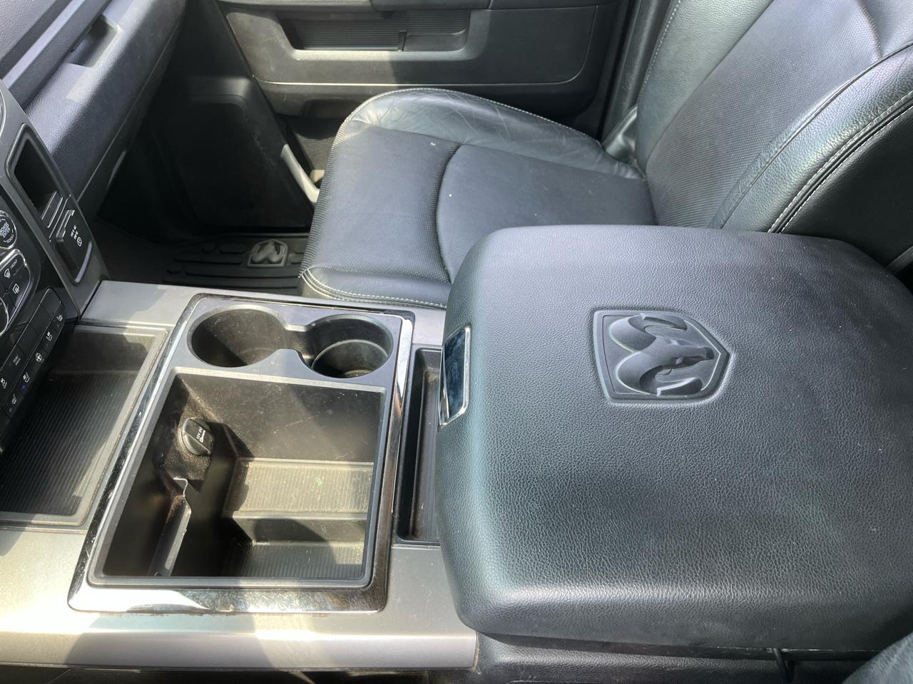 RAM 1500 4WD Crew Cab 140.5" Sport 2015