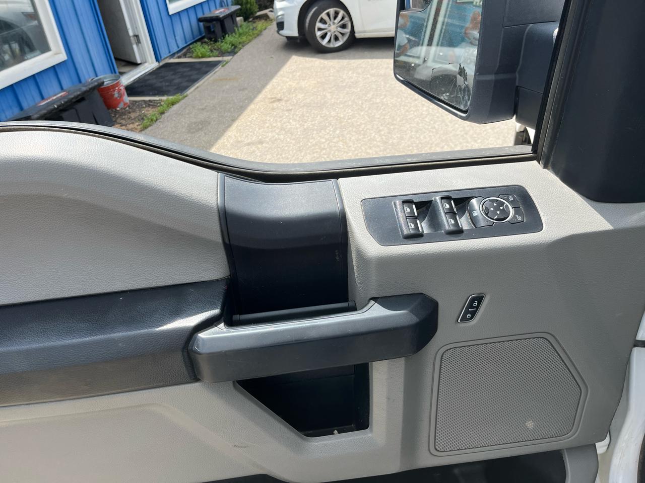 Ford F-150 XLT 2WD SuperCab 6.5' Box 2017