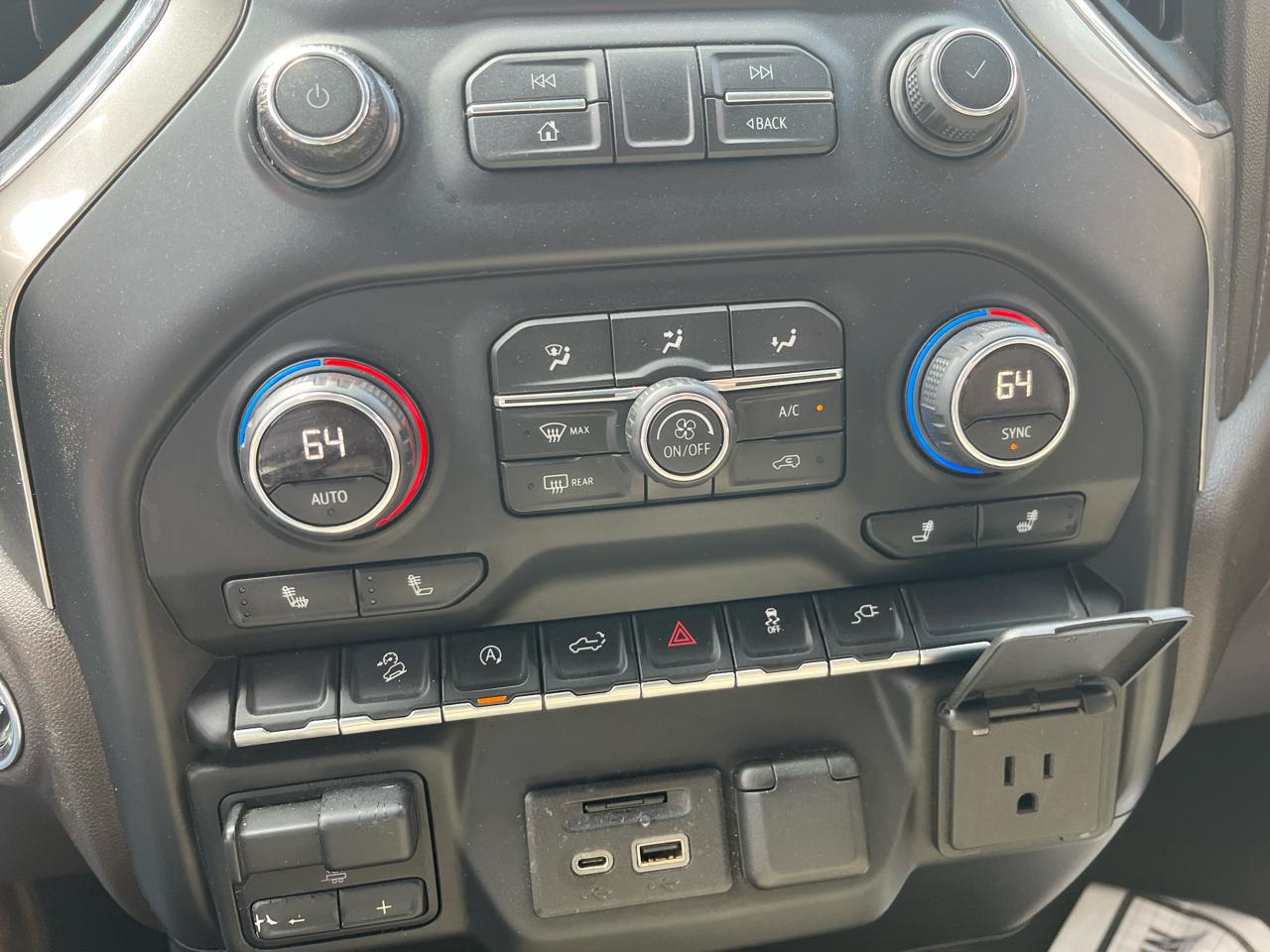 Chevrolet Silverado 1500 4WD Crew Cab 147" LT 2019