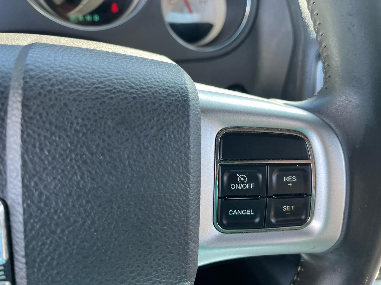 Dodge Challenger 2dr Cpe SXT 2014