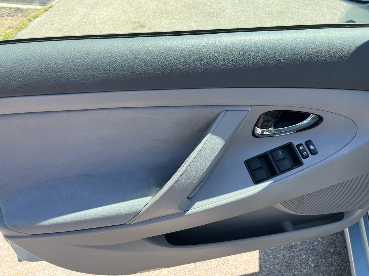 Toyota Camry 4dr Sdn V6 Auto XLE (Natl) 2007