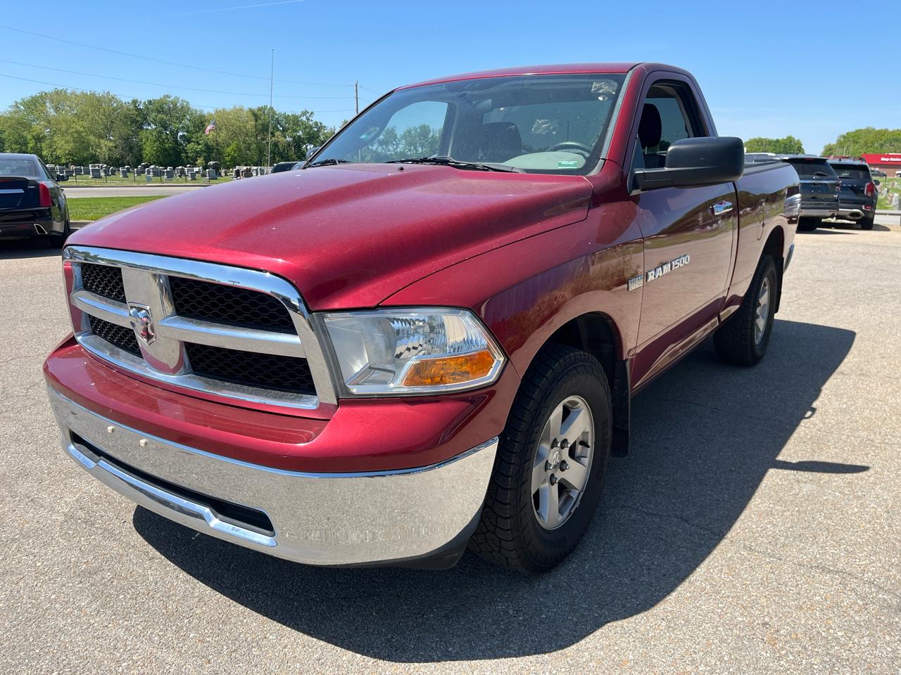 RAM 1500 4WD Reg Cab 120.5" SLT 2011