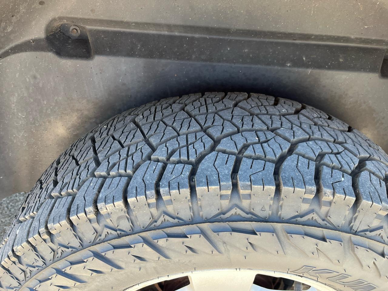 RAM 1500 4WD Reg Cab 120.5" SLT 2011