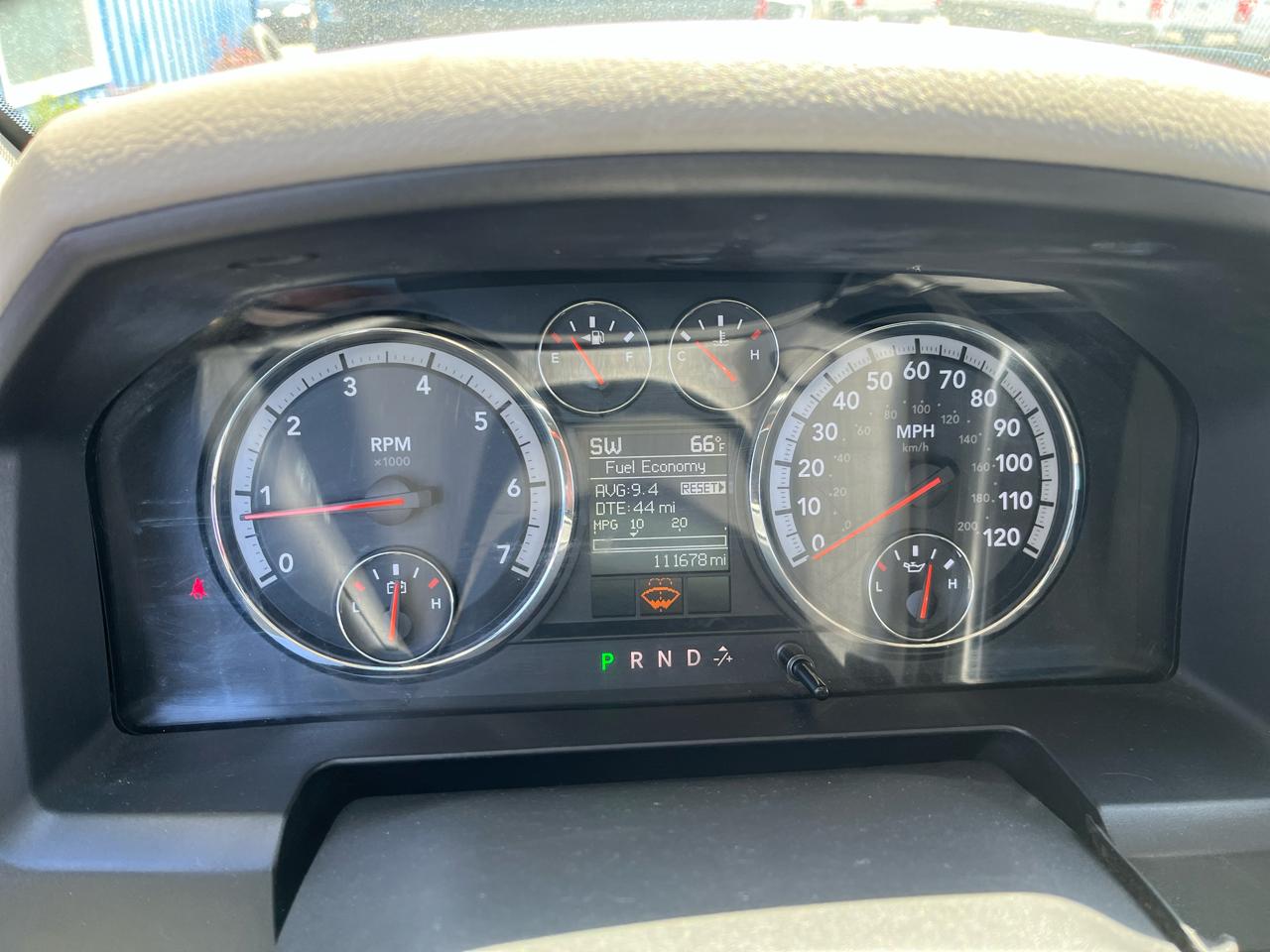 RAM 1500 4WD Reg Cab 120.5" SLT 2011