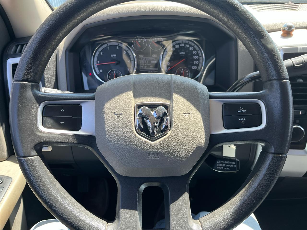 RAM 1500 4WD Reg Cab 120.5" SLT 2011