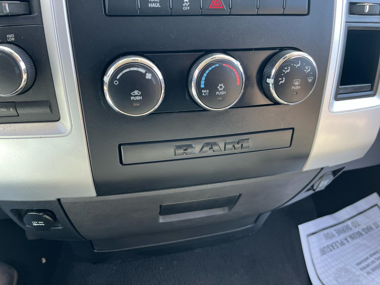 RAM 1500 4WD Reg Cab 120.5" SLT 2011