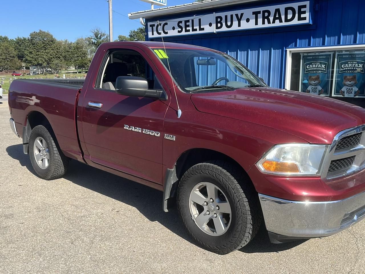 RAM 1500 4WD Reg Cab 120.5" SLT 2011