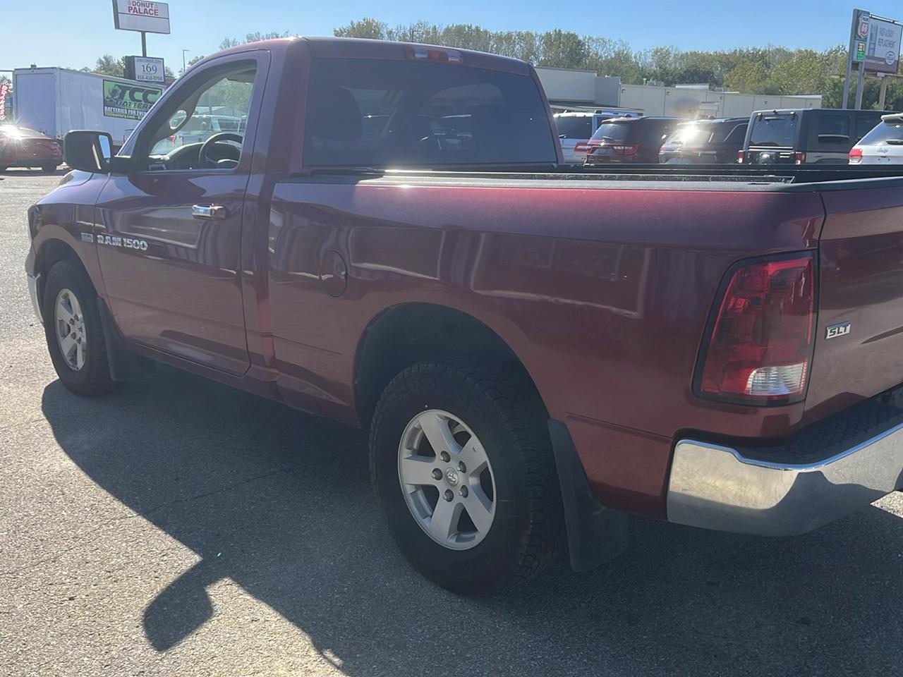 RAM 1500 4WD Reg Cab 120.5" SLT 2011