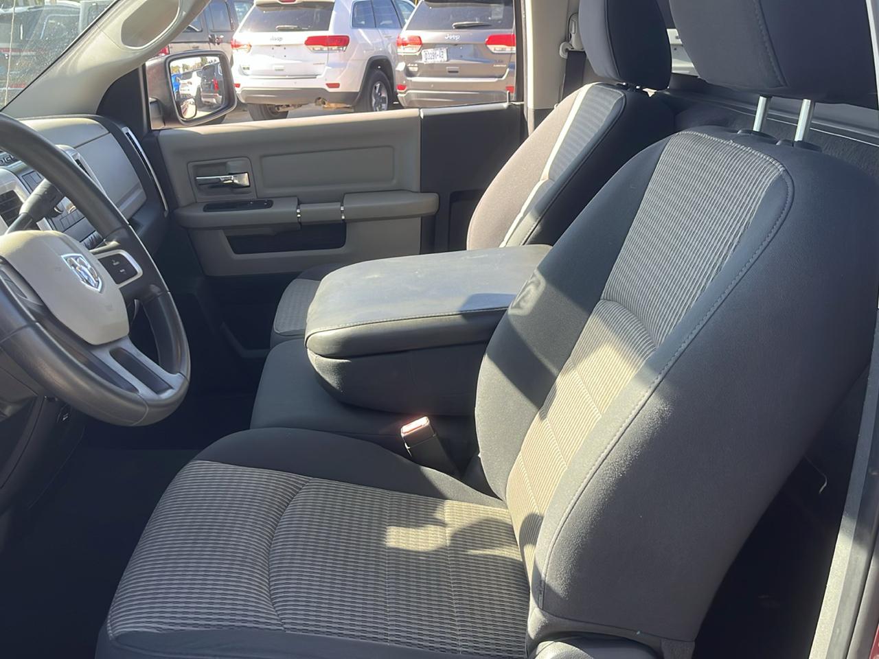 RAM 1500 4WD Reg Cab 120.5" SLT 2011