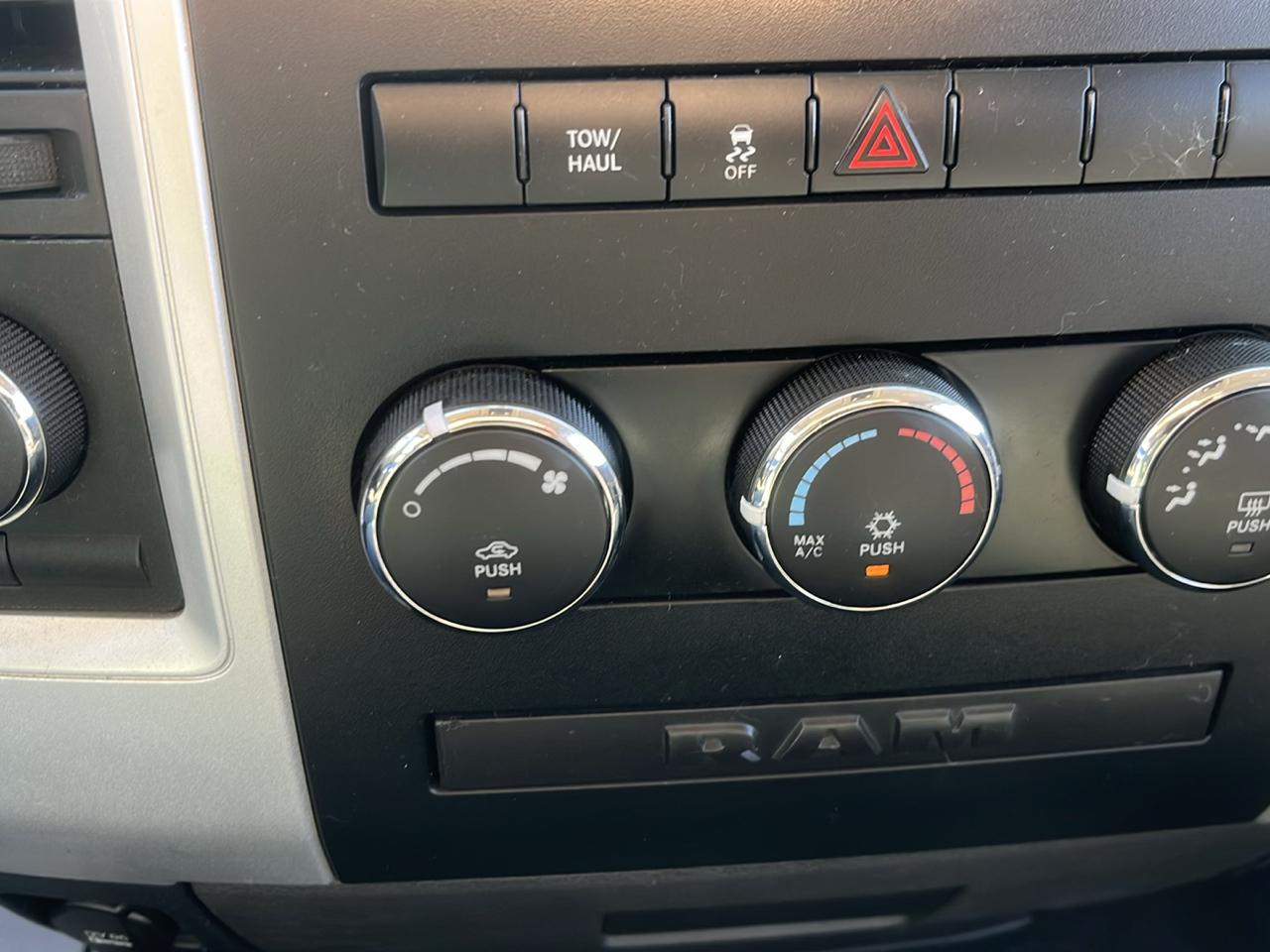 RAM 1500 4WD Reg Cab 120.5" SLT 2011