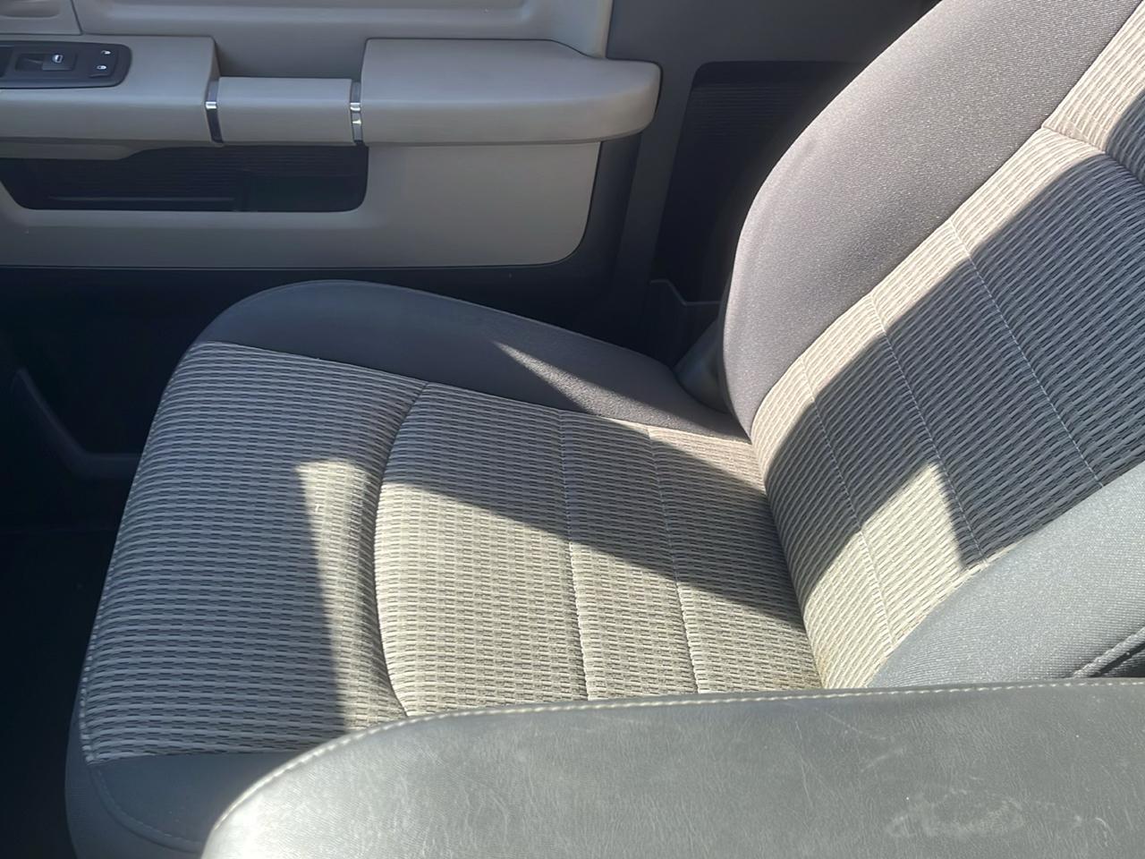 RAM 1500 4WD Reg Cab 120.5" SLT 2011