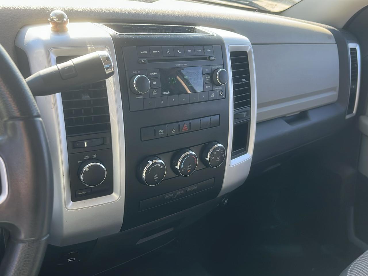 RAM 1500 4WD Reg Cab 120.5" SLT 2011