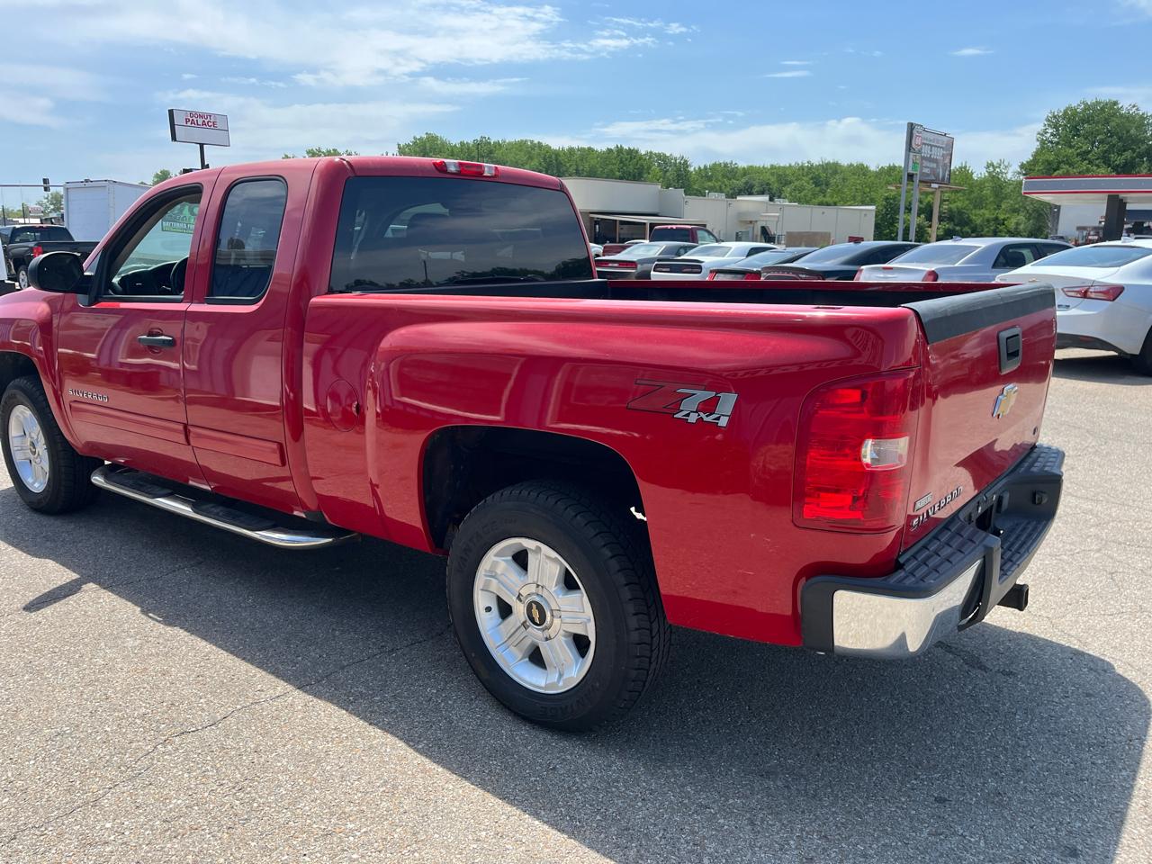 Chevrolet Silverado 1500 4WD Ext Cab 143.5" LT 2010
