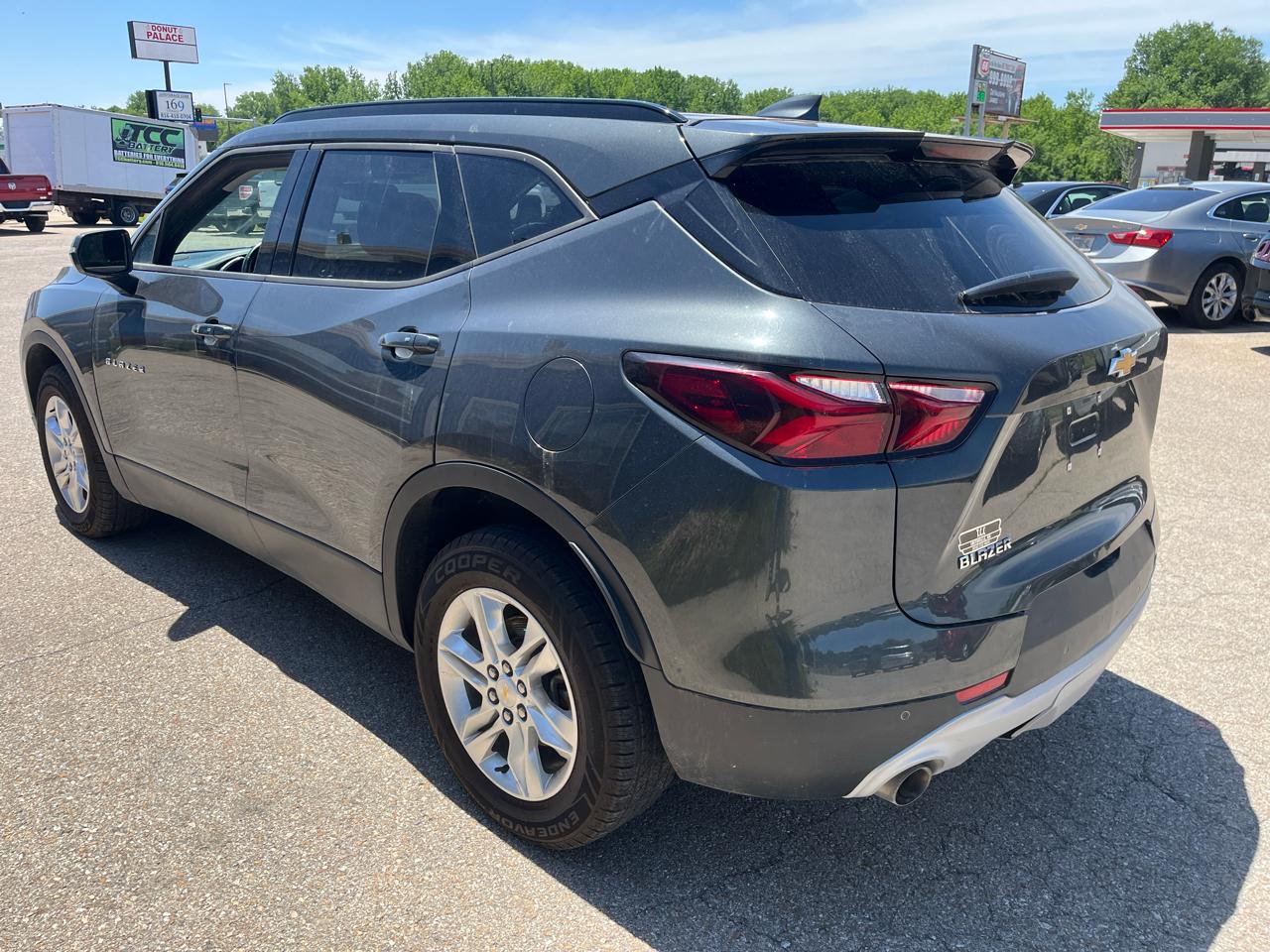 View vehicle photo 7