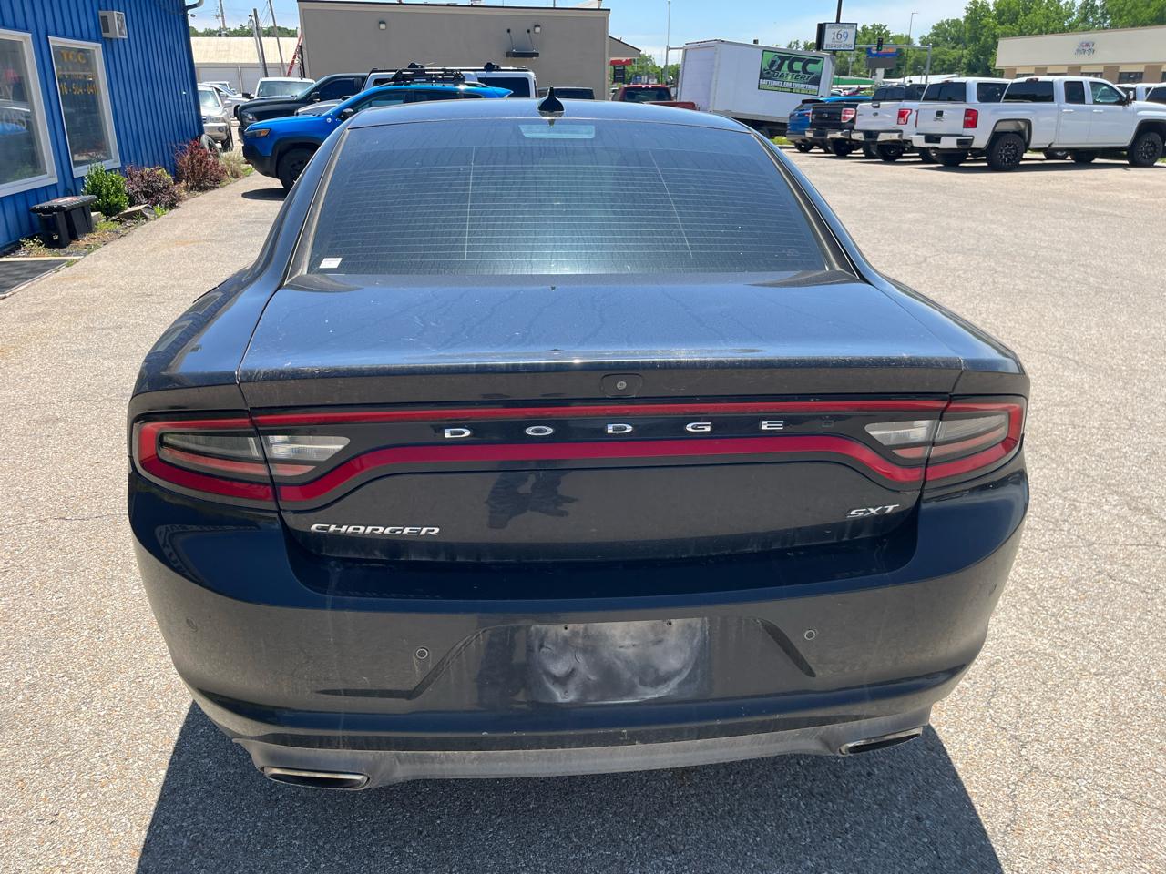 Dodge Charger 4dr Sdn SXT RWD 2016