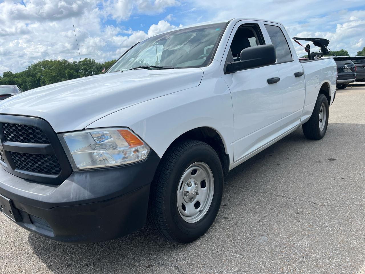 RAM 1500 Classic Tradesman 4x2 Quad Cab 6'4" Box 2019