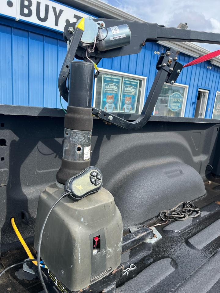 RAM 1500 Classic Tradesman 4x2 Quad Cab 6'4" Box 2019