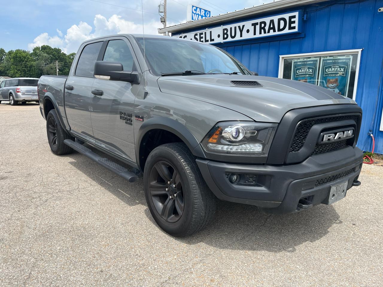 RAM 1500 Classic Warlock 4x4 Crew Cab 5'7" Box 2022