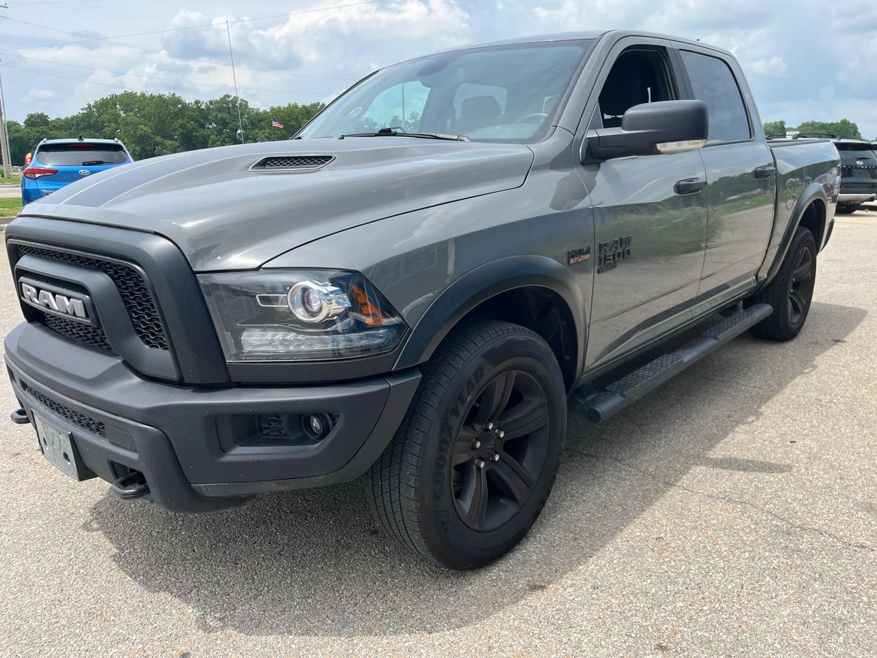 RAM 1500 Classic Warlock 4x4 Crew Cab 5'7" Box 2022