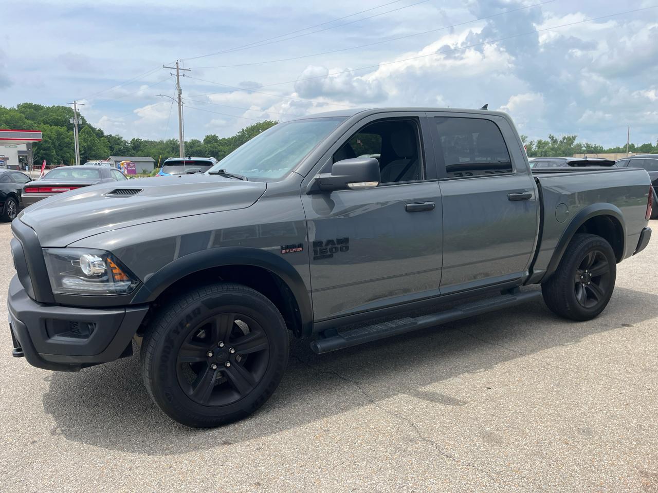 RAM 1500 Classic Warlock 4x4 Crew Cab 5'7" Box 2022