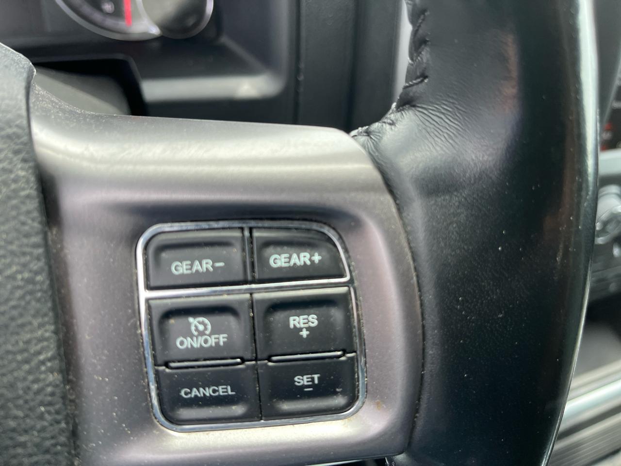 RAM 1500 Classic Warlock 4x4 Crew Cab 5'7" Box 2022